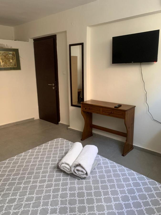 Centrally Located Private Rooms 伊拉克利翁 外观 照片